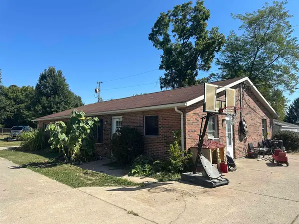 4 Bryan St, West College Corner, IN 47003