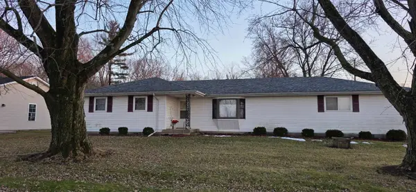 990 E Wellsview Rd, Connersville, IN 47331