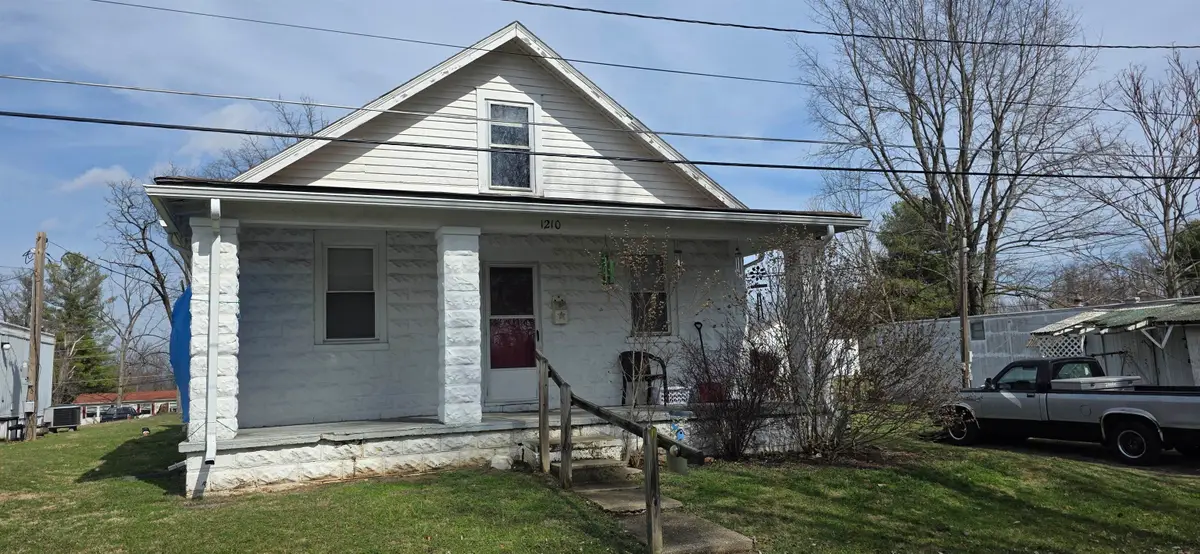 1210 W 11th Street, Connersville, IN 47331 - #1