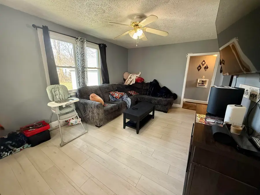 506 W 32nd Street, Connersville, IN 47331 - #3