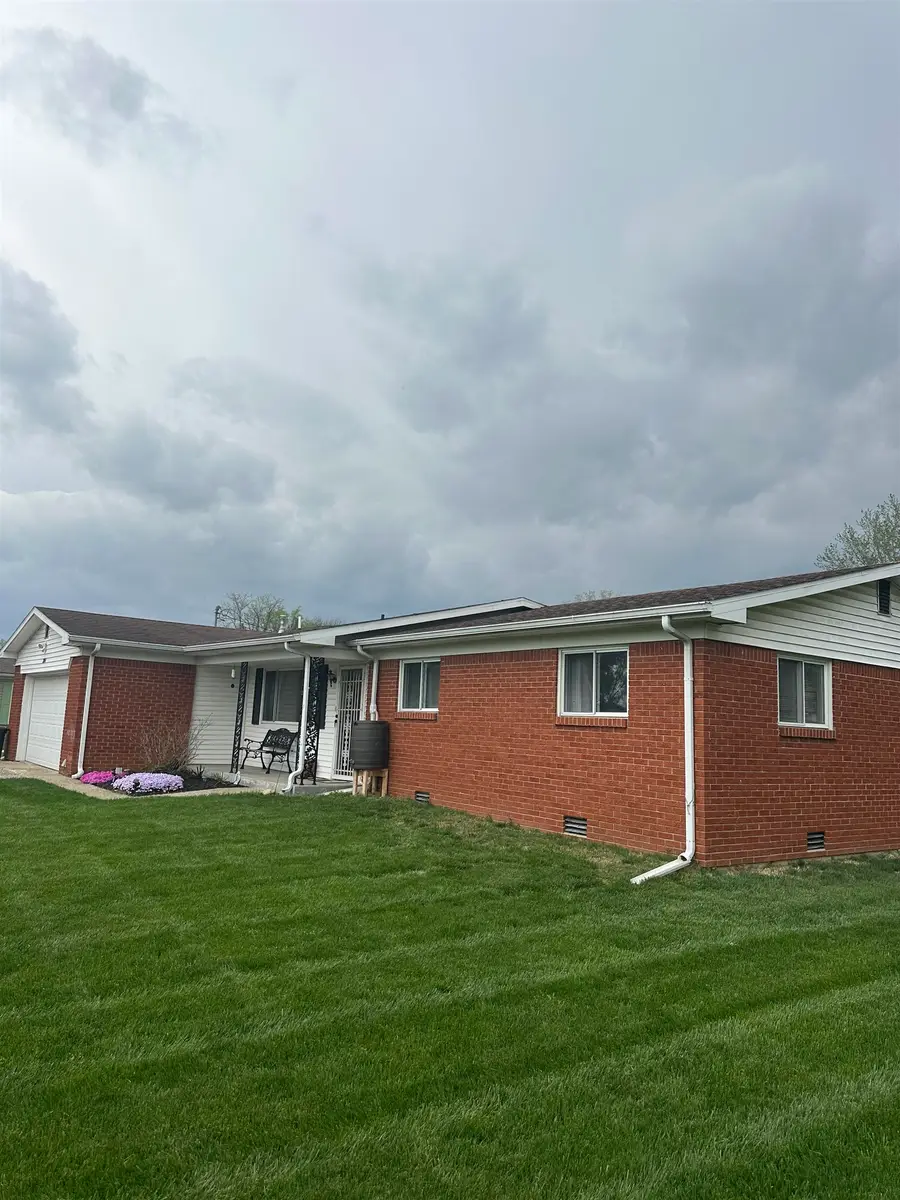 384 E 215 S, Connersville, IN 47331 - #3