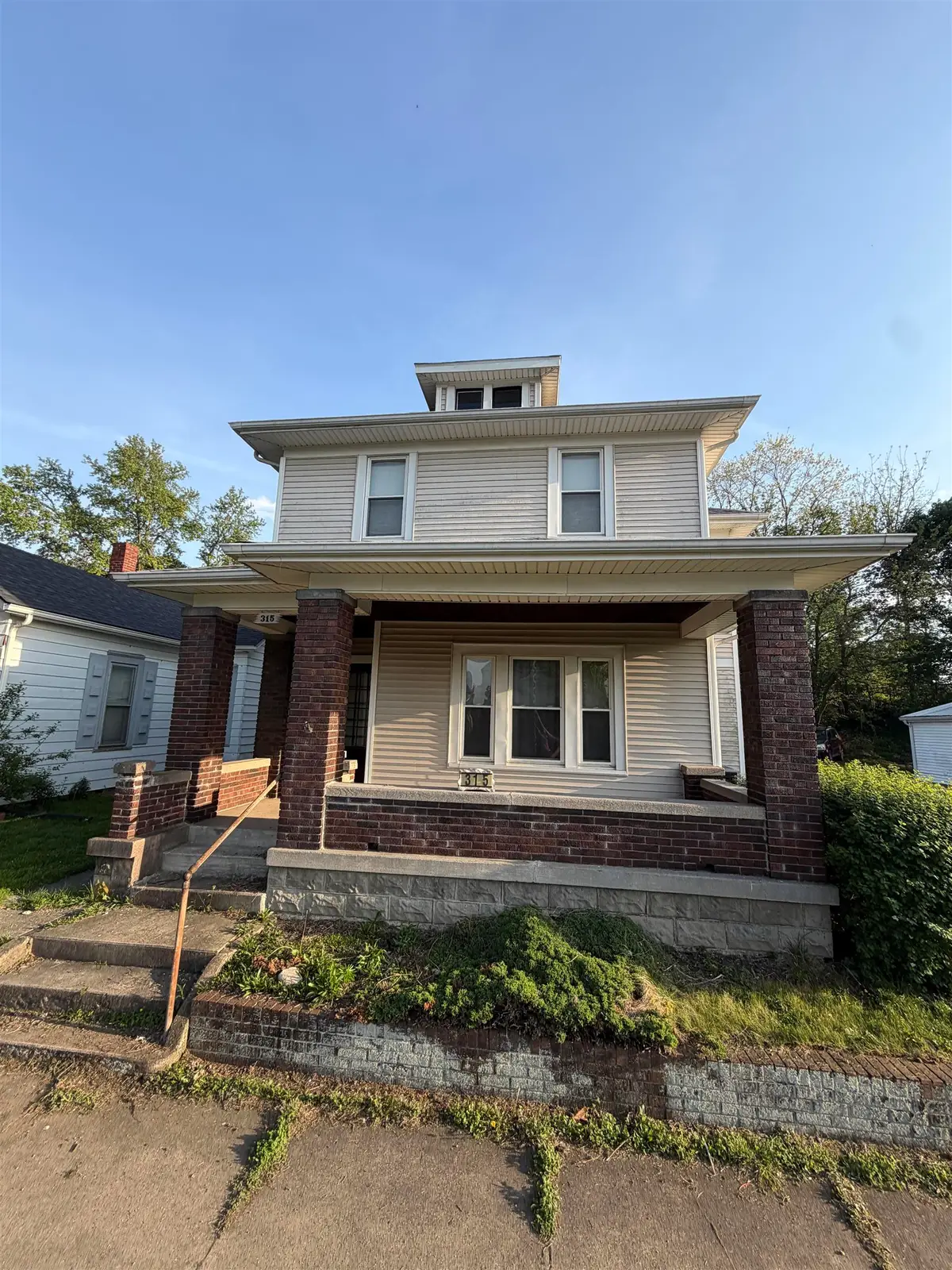 315 W 11th Street, Connersville, IN 47331 - #1