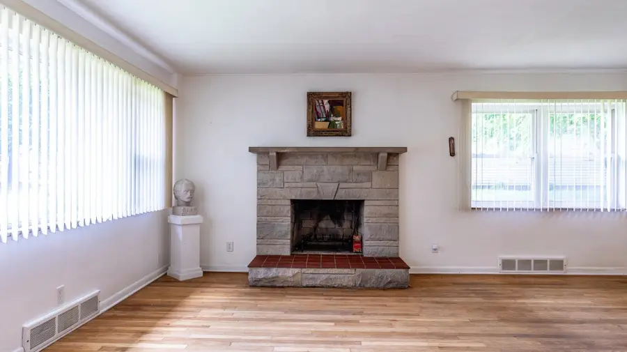 908 W 8th Street, Connersville, IN 47331 - #3