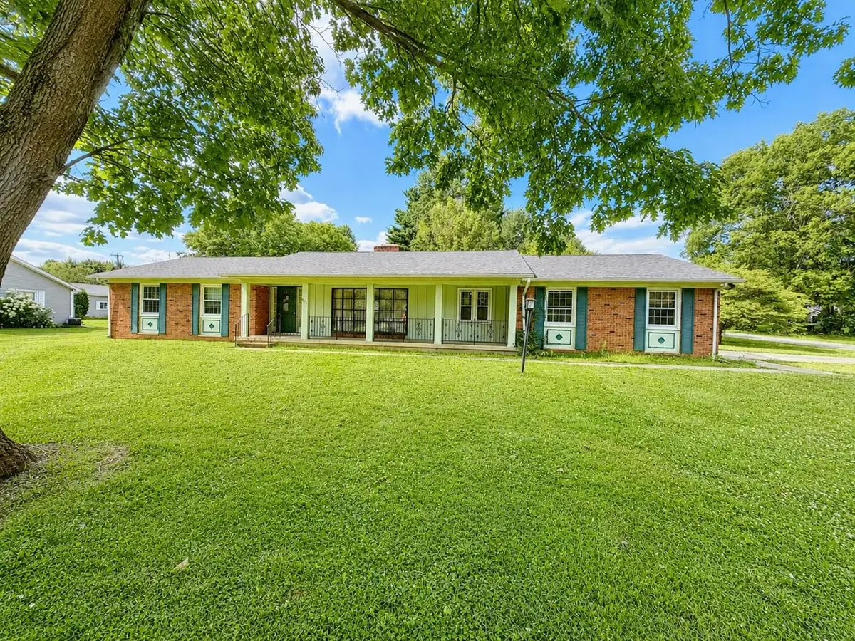 816 E TULIP LANE, Connersville, IN 47331 - #1