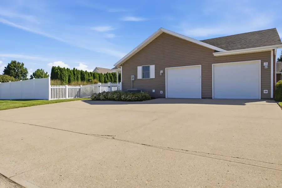 610 IDLEWOOD DRIVE, Connersville, IN 47331 - #2
