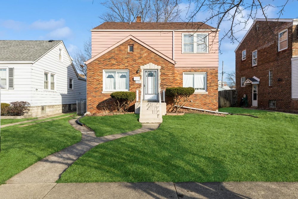 1429 Warwick Avenue, Whiting, IN 46394 BHGRE