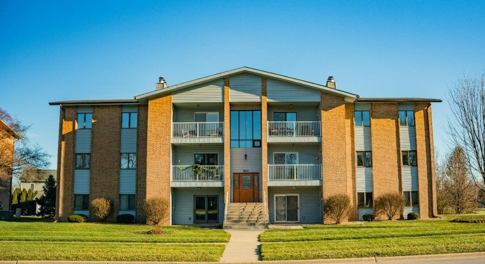 9651 Merrillville Road 302, Crown Point, IN 46307 BHGRE