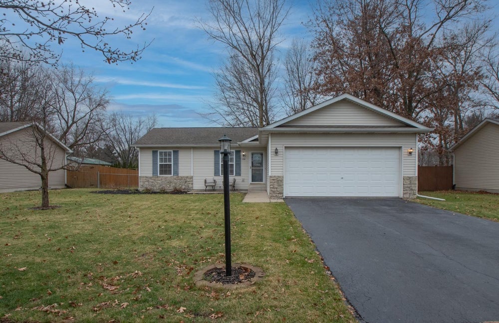 358 Marilyn Road, Burns Harbor, IN 46304 BHGRE