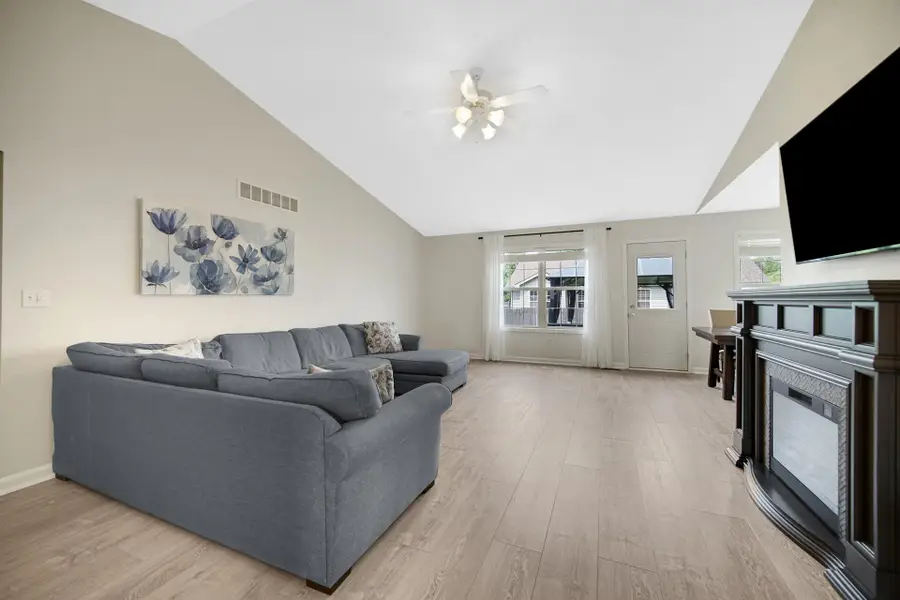 566 Fox Burrow Court, Valparaiso, IN 46385 - #3