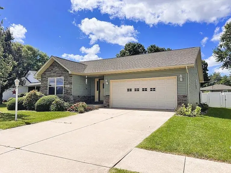 108 Whispering Boulevard, La Porte, IN 46350 - Image #1