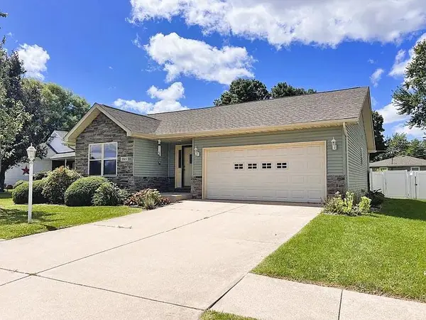 108 Whispering Boulevard, La Porte, IN 46350