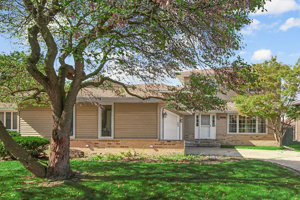 9448 Parkway Drive, Highland, IN 46322