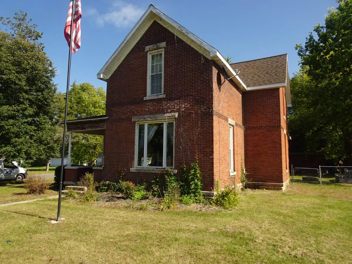 302 S Main Street, Knox, IN 46534 - Image #1