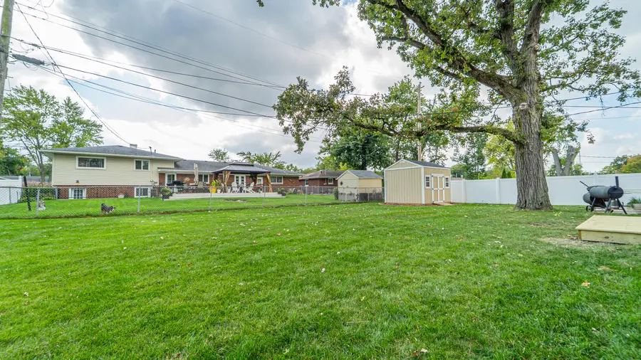 321 Bluebird Avenue, Crown Point, IN 46307 - Image #2