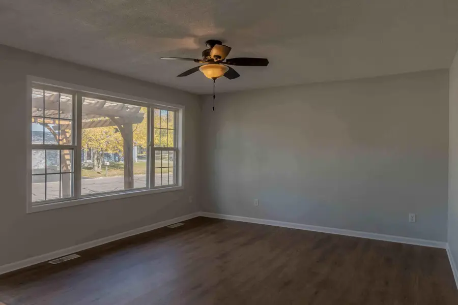 384 Sandalwood Drive, Valparaiso, IN 46385 - Image #3