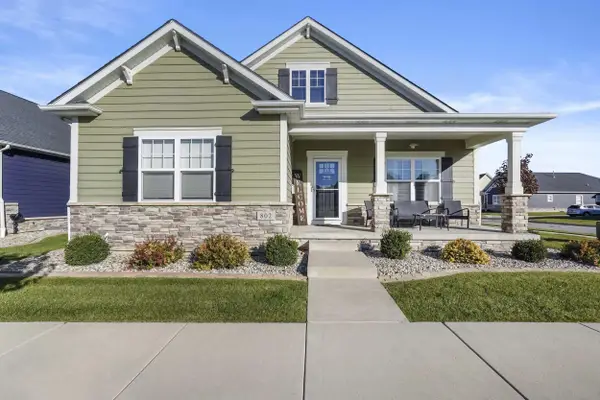 802 Hayfield Drive, Crown Point, IN 46307