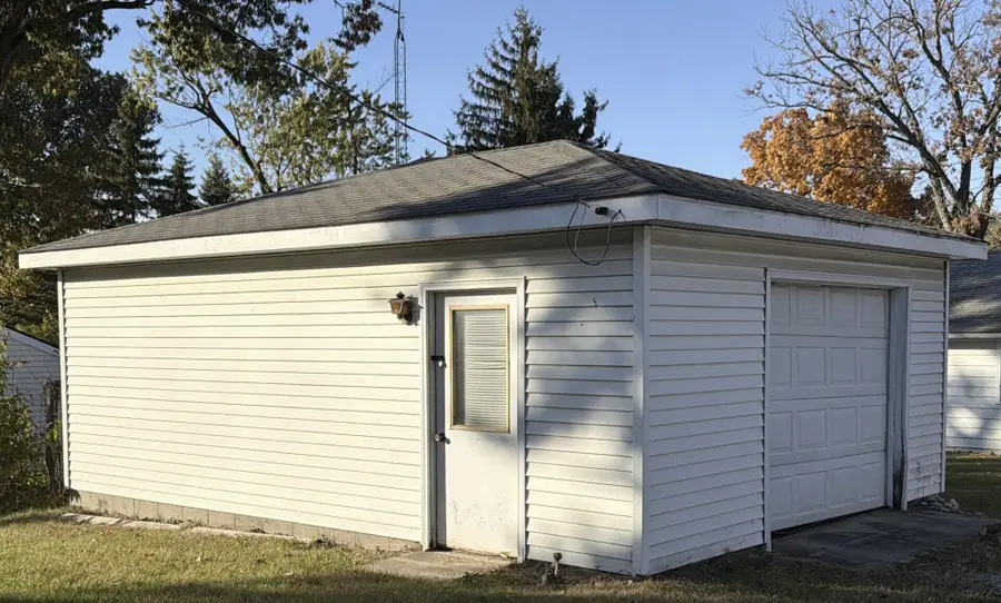 303 E Lake Street, Knox, IN 46534 - Image #2