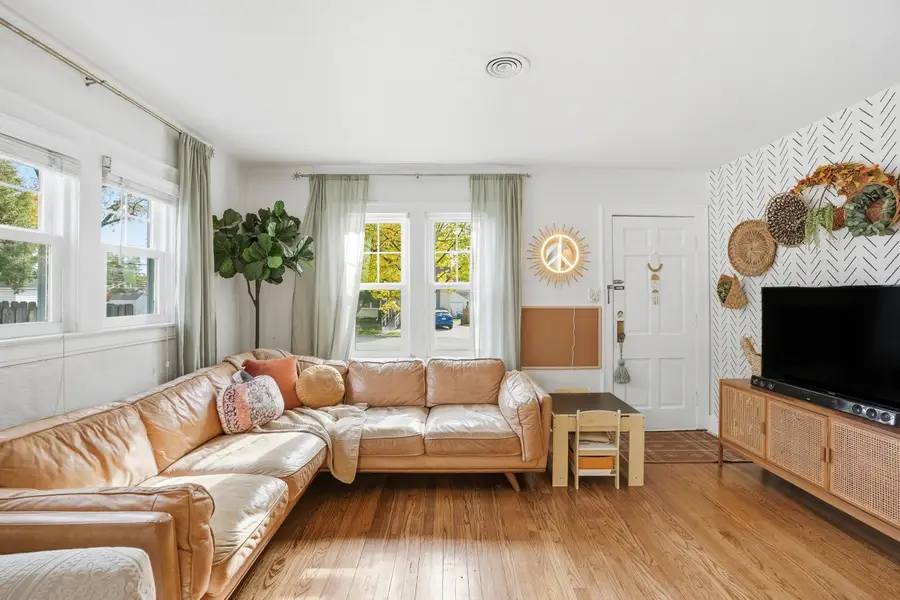 2727 Clough Avenue, Highland, IN 46322 - Image #2