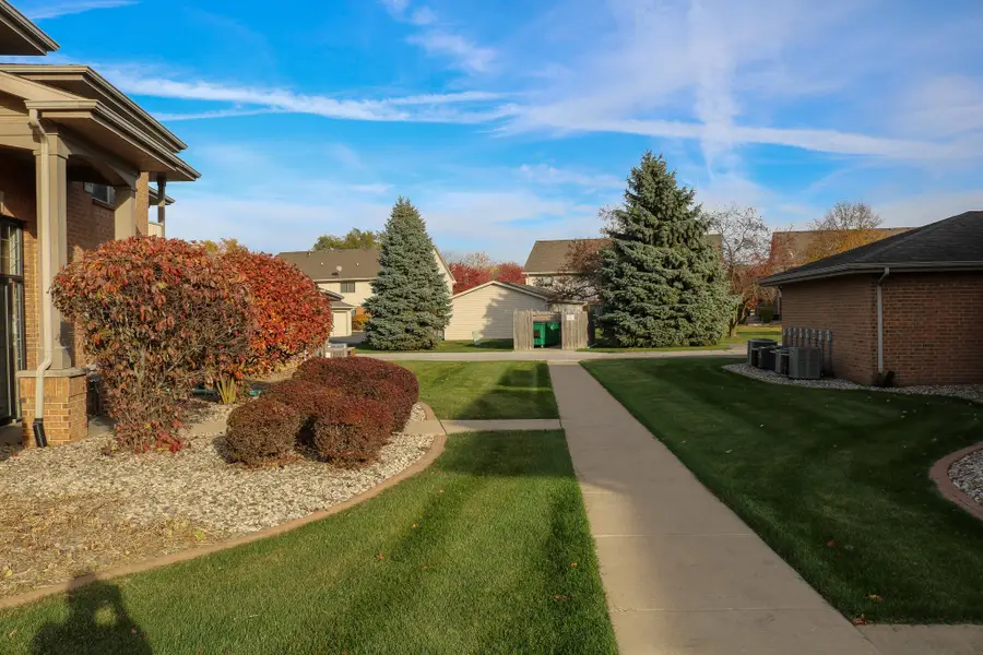 9735 Wildwood Court #1c, Highland, IN 46322 - Image #2