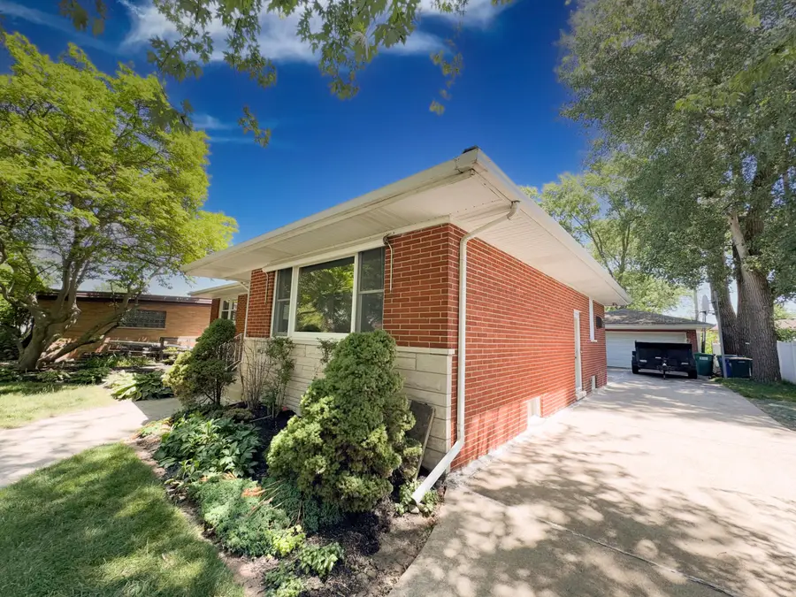 8009 Greenwood Avenue, Munster, IN 46321 - Image #2