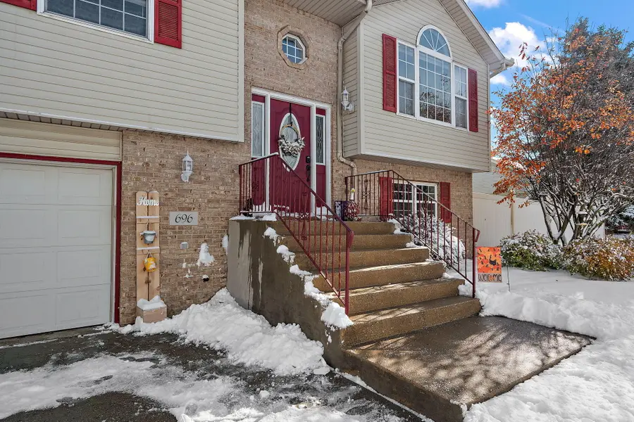 696 Admiral Drive, Porter, IN 46304 - Image #3