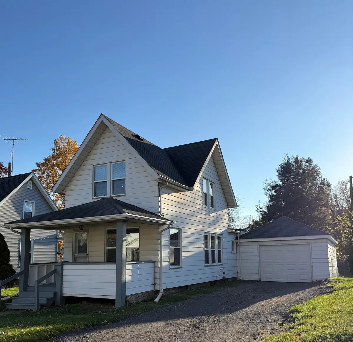 412 Woodbine Street, La Porte, IN 46350 - Image #1