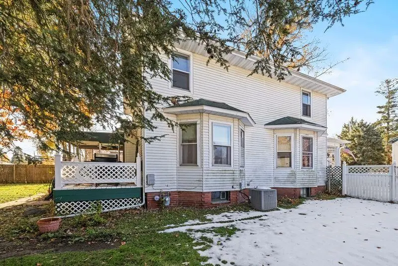 305 C Street, La Porte, IN 46350 - Image #3