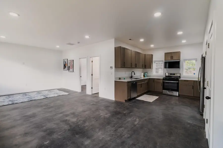 5544 E 10th Avenue, Gary, IN 46403 - Image #2