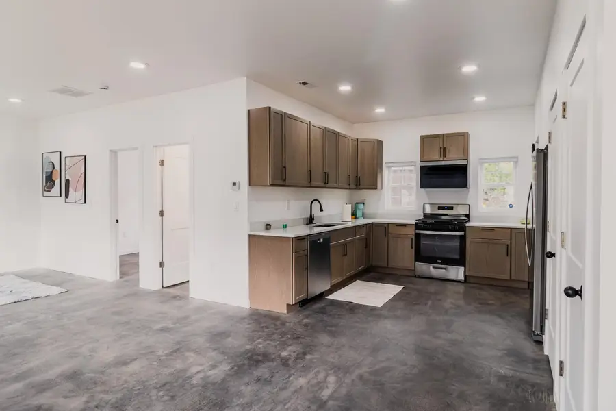 5544 E 10th Avenue, Gary, IN 46403 - Image #3