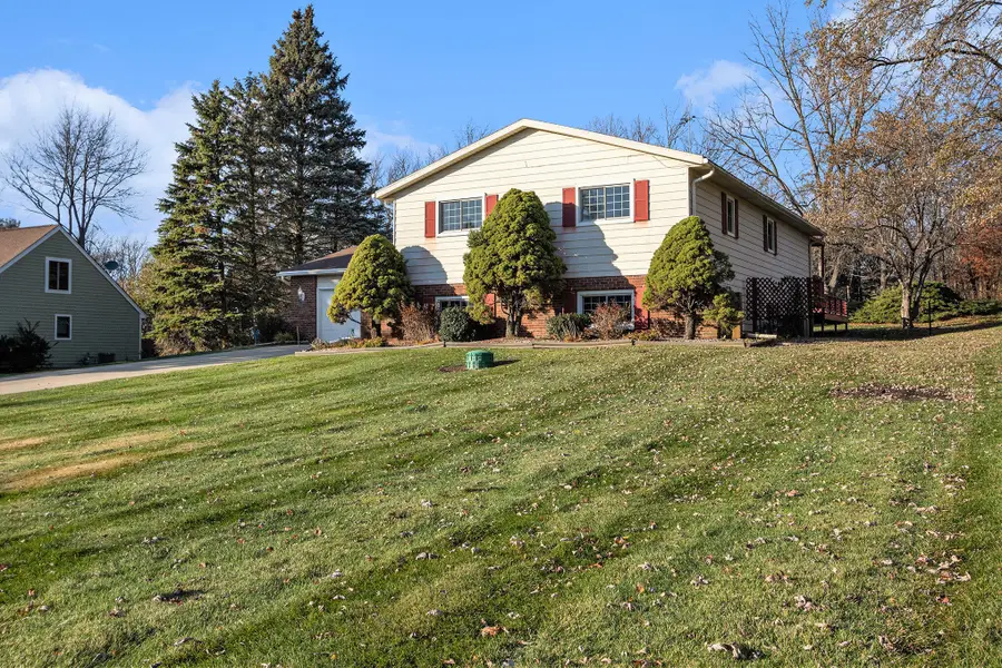 71 Tanglewood Trail, Valparaiso, IN 46385 - Image #3