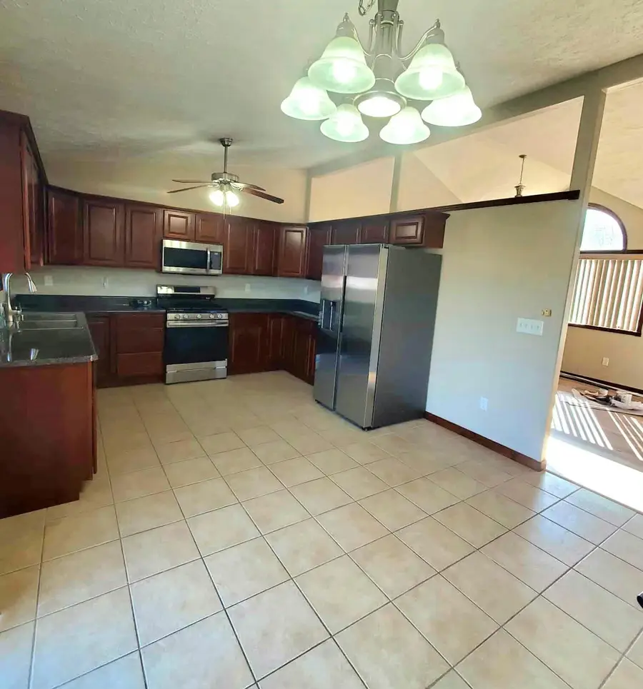 7800 Eider Avenue, Hobart, IN 46342 - Image #2