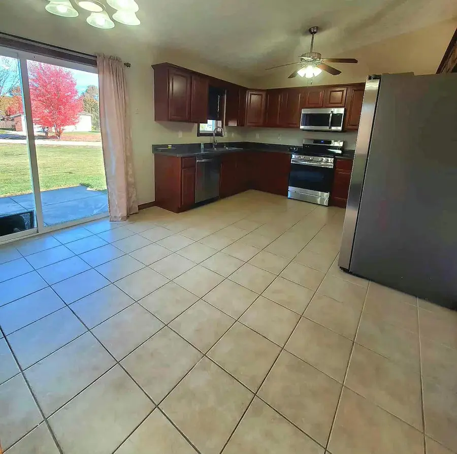 7800 Eider Avenue, Hobart, IN 46342 - Image #3