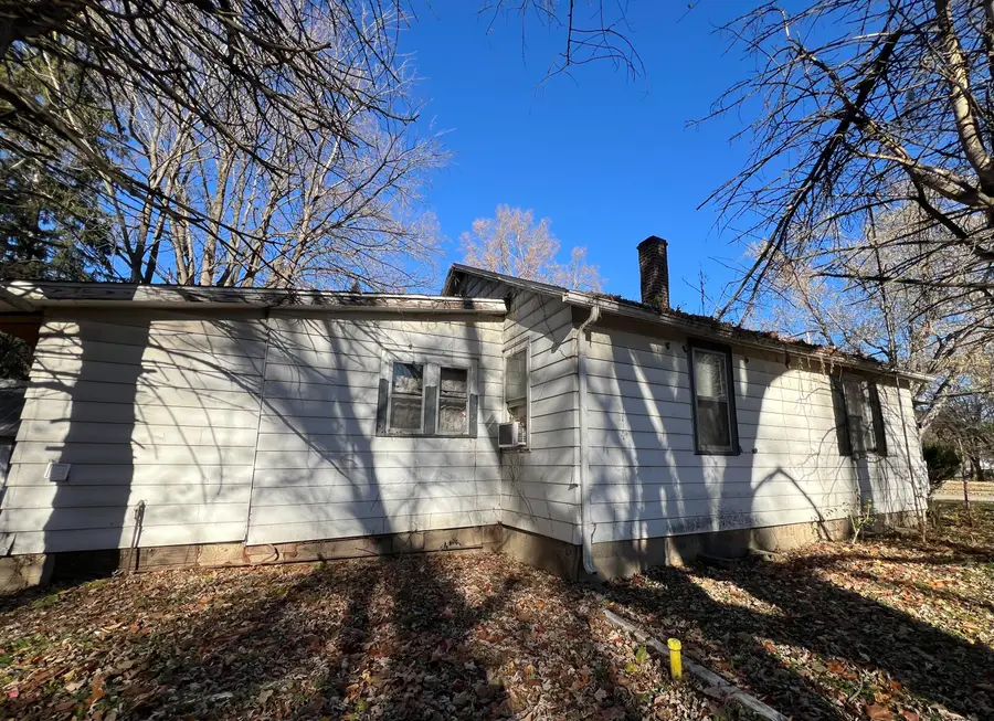 610 Home Street, La Porte, IN 46350 - Image #2