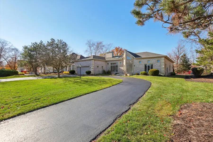 828 Royal Dublin Lane, Dyer, IN 46311 - Image #2