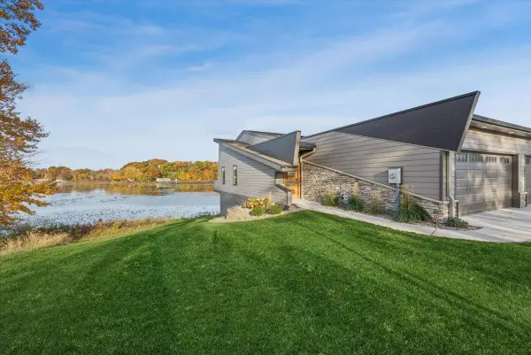 169 W Mcclung Road #201, La Porte, IN 46350