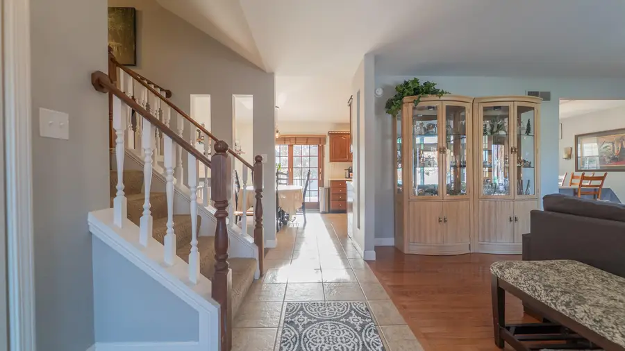 927 Woodhollow Drive, Schererville, IN 46375 - Image #3