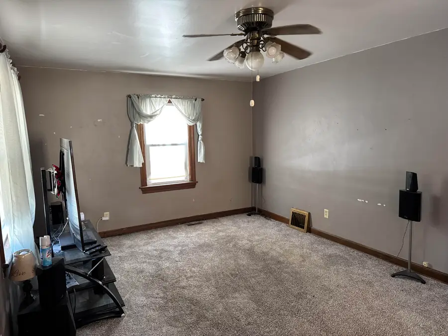 33 N Illinois Street, Hobart, IN 46342 - Image #2