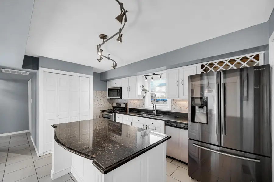 397 W Millport Drive, Valparaiso, IN 46385 - Image #3