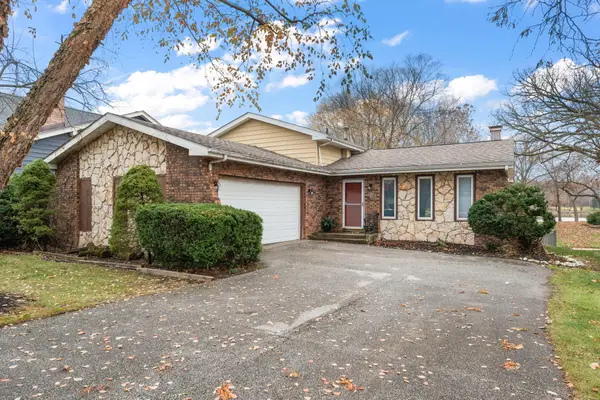 1586 Sunnyslope Drive, Crown Point, IN 46307