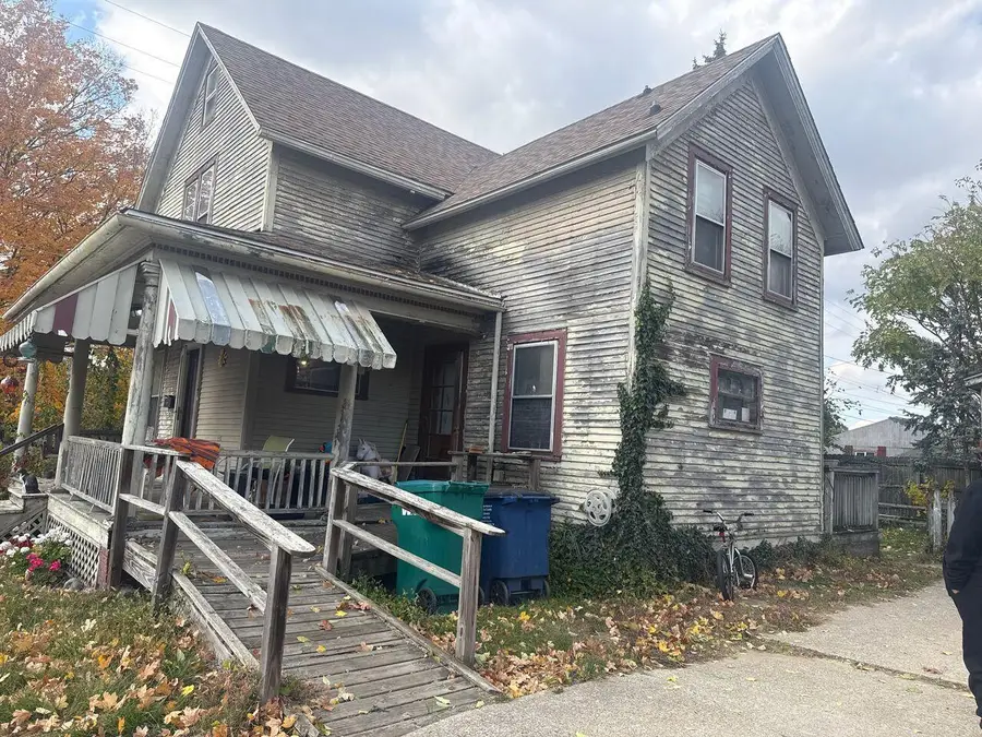 207 Mccollum Street, La Porte, IN 46350 - Image #2