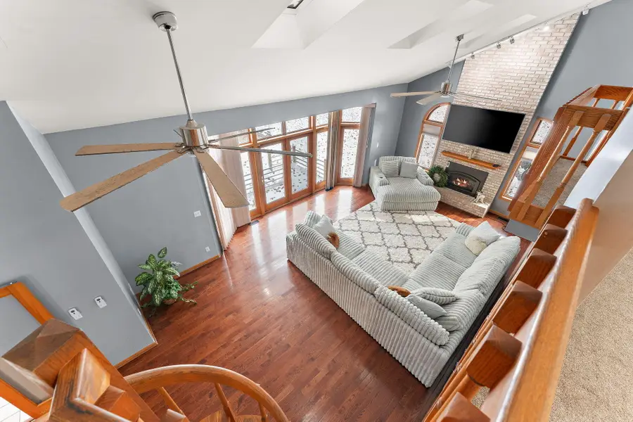 400 Woodland Estates Drive, Valparaiso, IN 46385 - Image #2