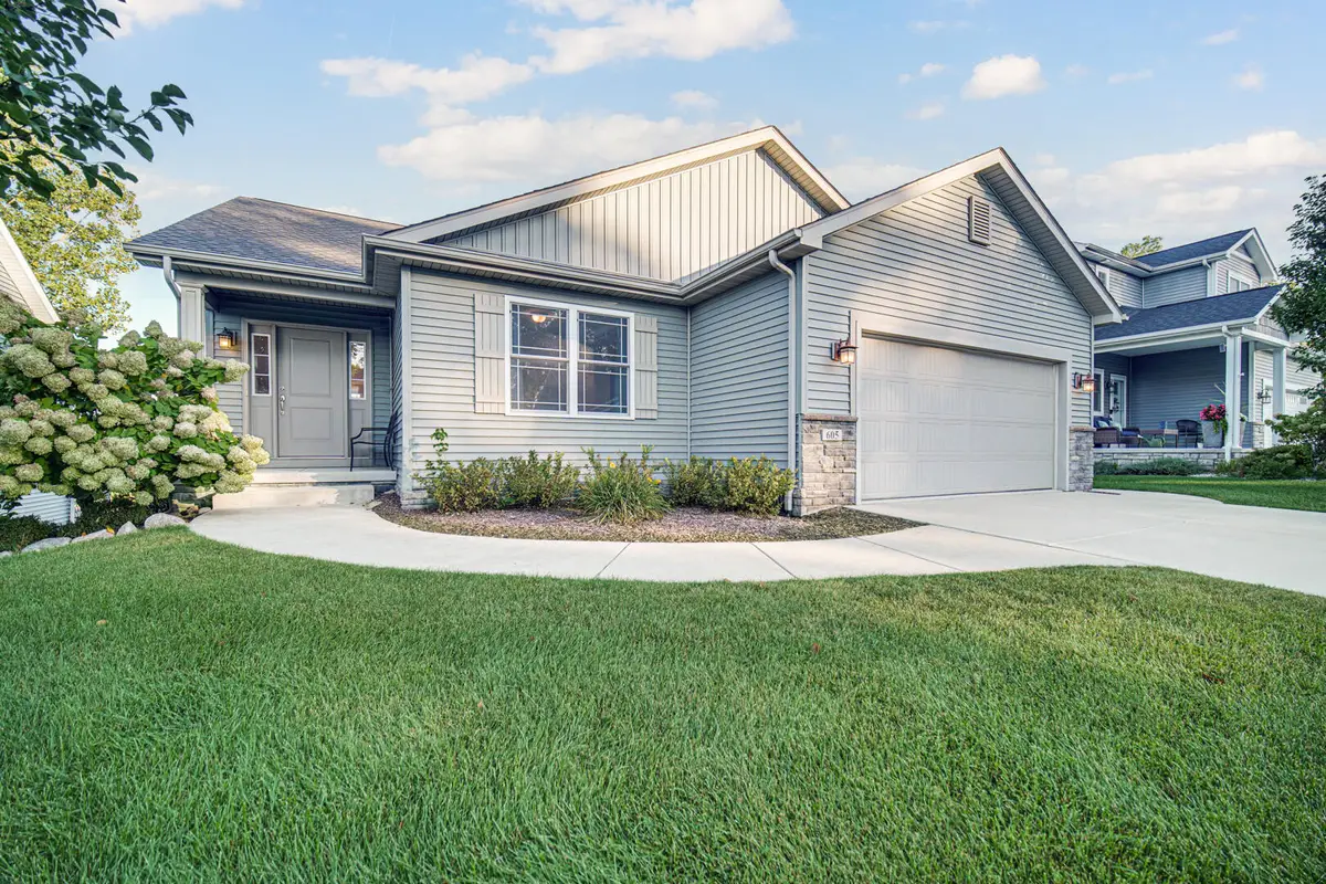 605 Hatch Lake Pkwy, Valparaiso, IN 46385 - Image #1