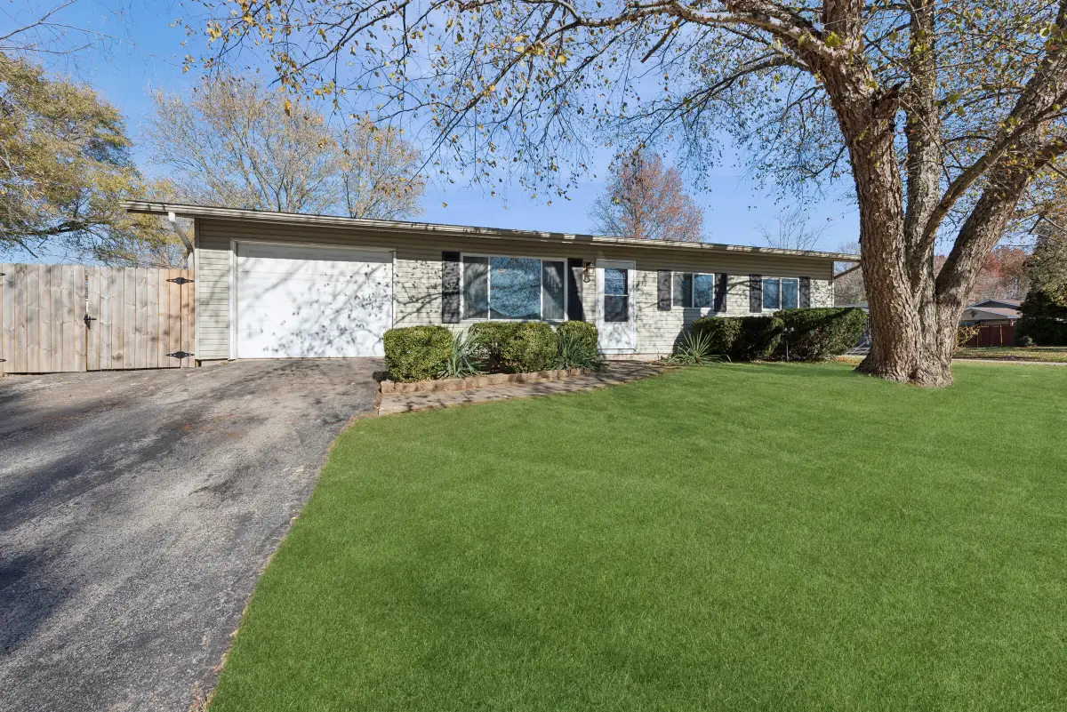 317 Midway Drive, Valparaiso, IN 46385 - Image #1