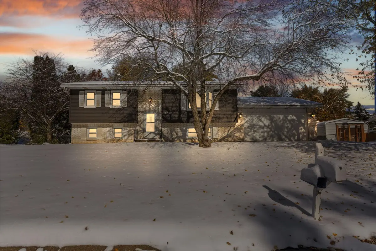 3705 Colonial Drive, Valparaiso, IN 46383 - Image #1