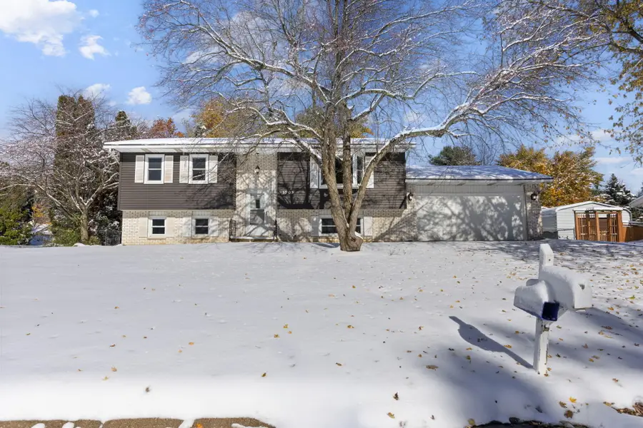 3705 Colonial Drive, Valparaiso, IN 46383 - Image #2
