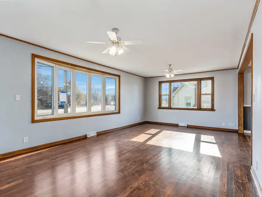 10114 Kennedy Avenue, Highland, IN 46322 - Image #2