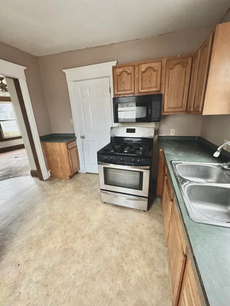 809 Chicago Street, La Porte, IN 46350 - Image #2