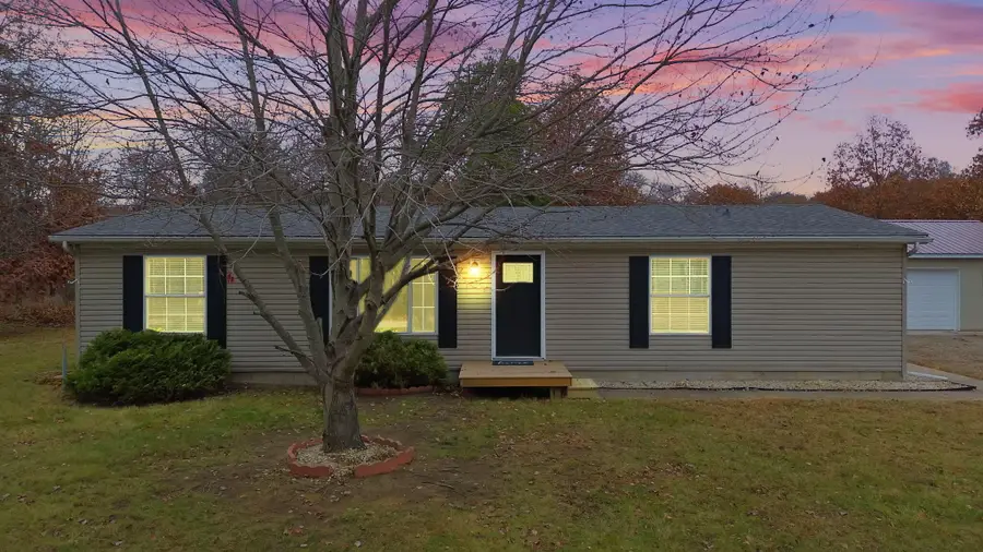 9691 N Ahlgrim Street, Demotte, IN 46310 - Image #3