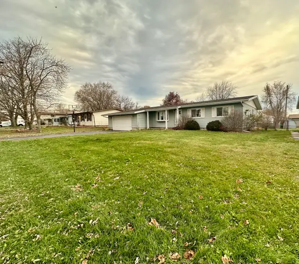 421 Sandalwood Drive, Valparaiso, IN 46385