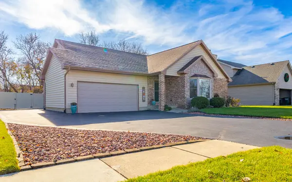 257 Pineview Lane, Valparaiso, IN 46383